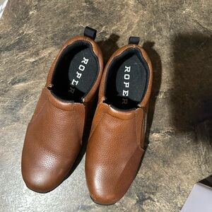 Men’s Roper slip-ons. Size 8m